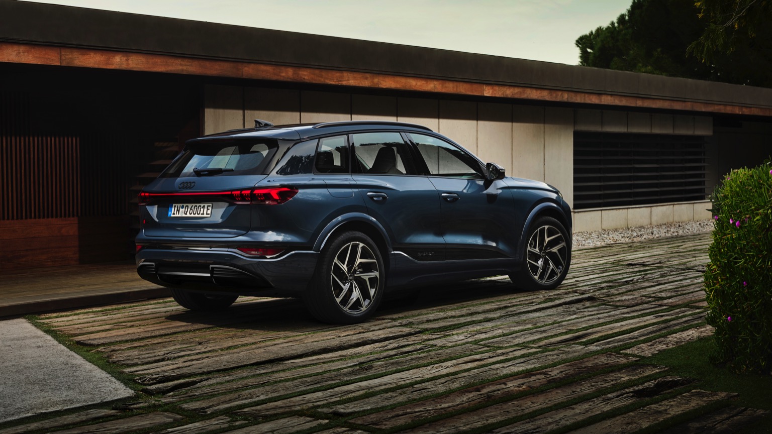 O! New EV - AUDI Q6 e-tron